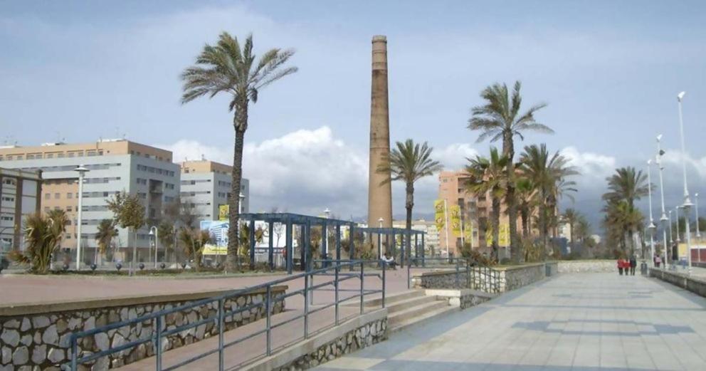 La Caramba Amplio Apartamento En La Playa Малага Екстериор снимка