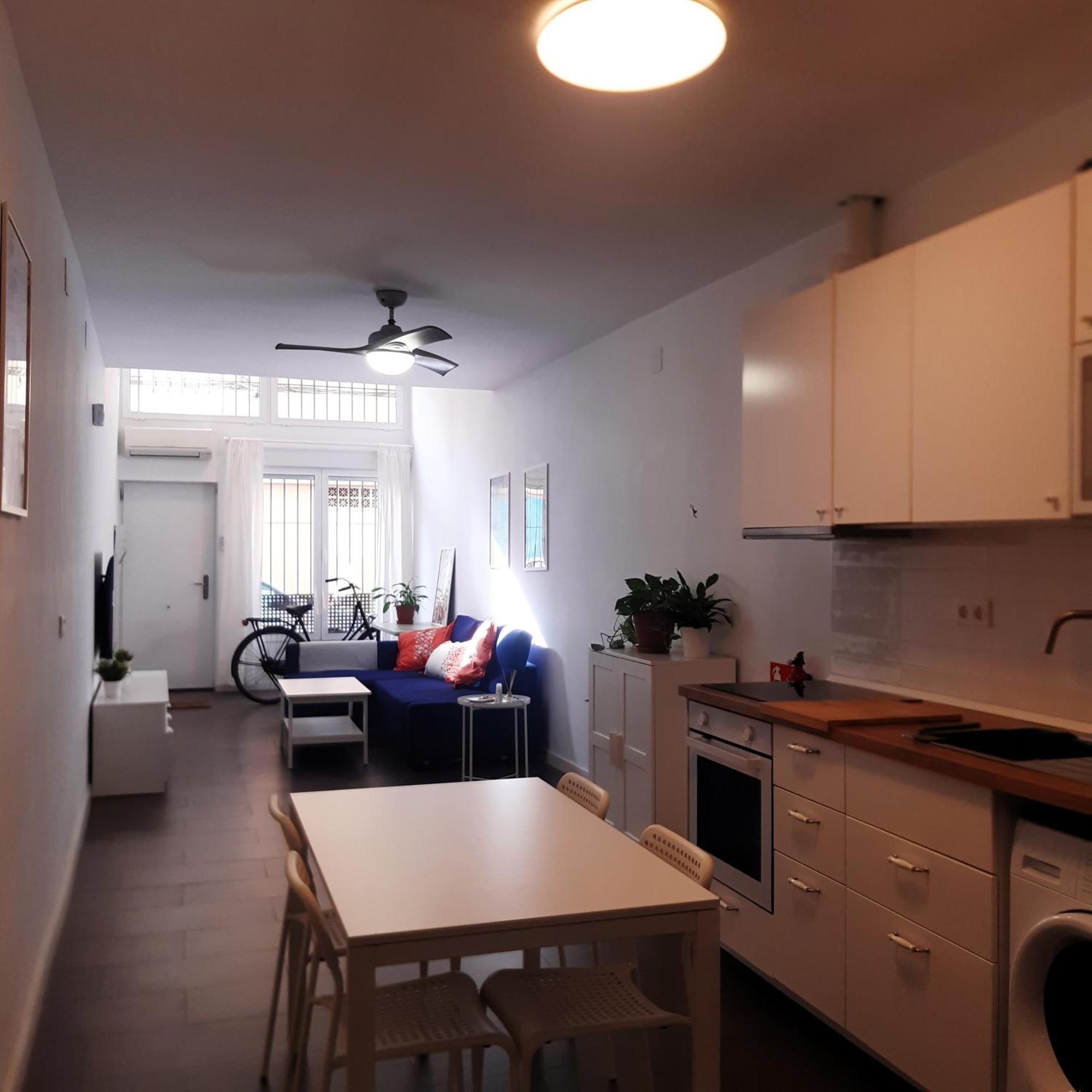 La Caramba Amplio Apartamento En La Playa Малага Екстериор снимка